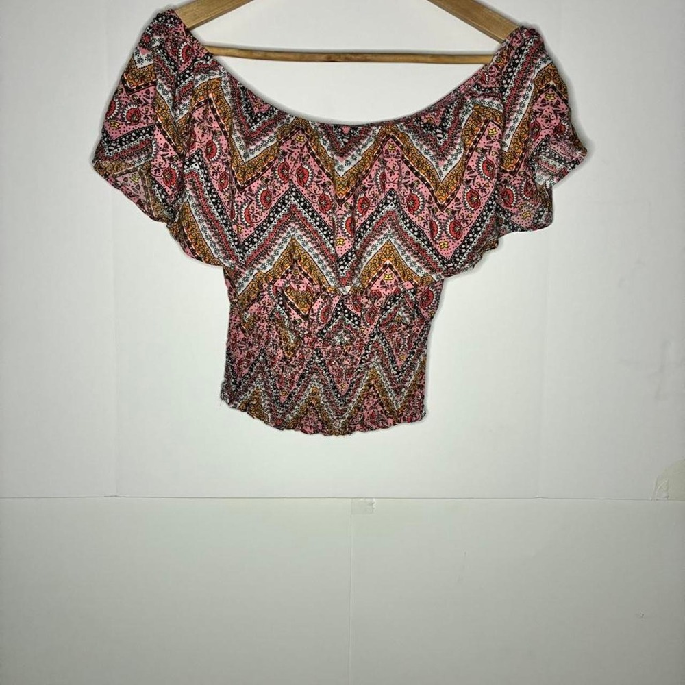 No Comment pink, brown, and beige zigzag pattern crop top